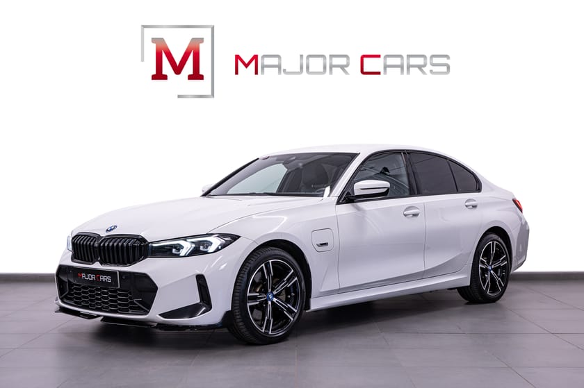 Bild 1 av BMW 330e xDrive Sedan