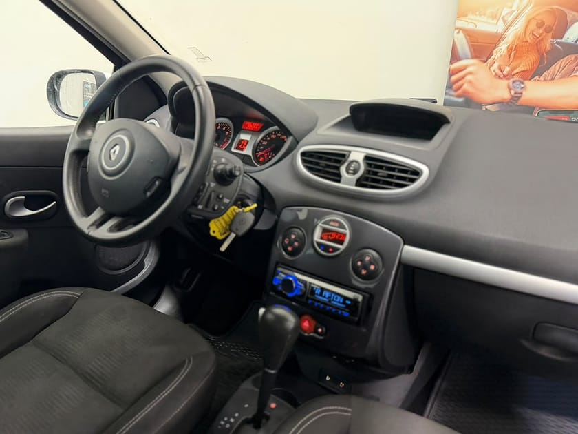 Bild 2 av Renault Clio  Halvkombi