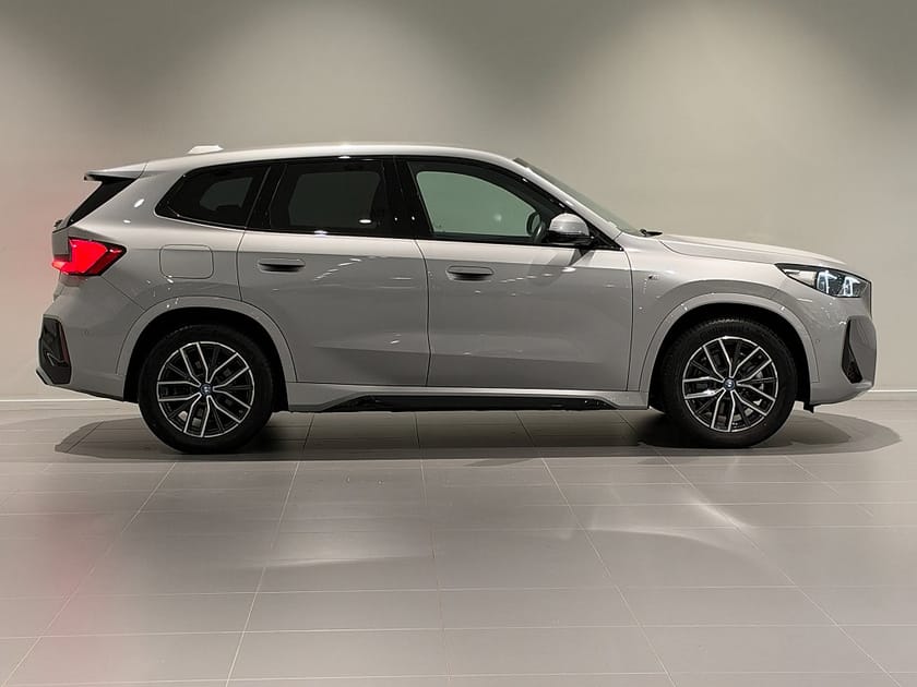 Bild 3 av BMW iX1 xDrive30
