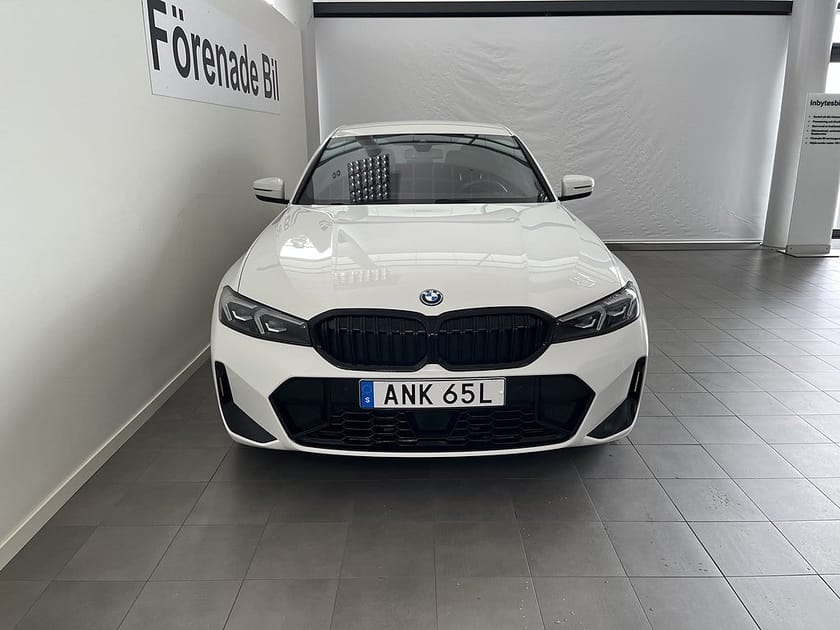 Bild 2 av BMW 330e xDrive Sedan
