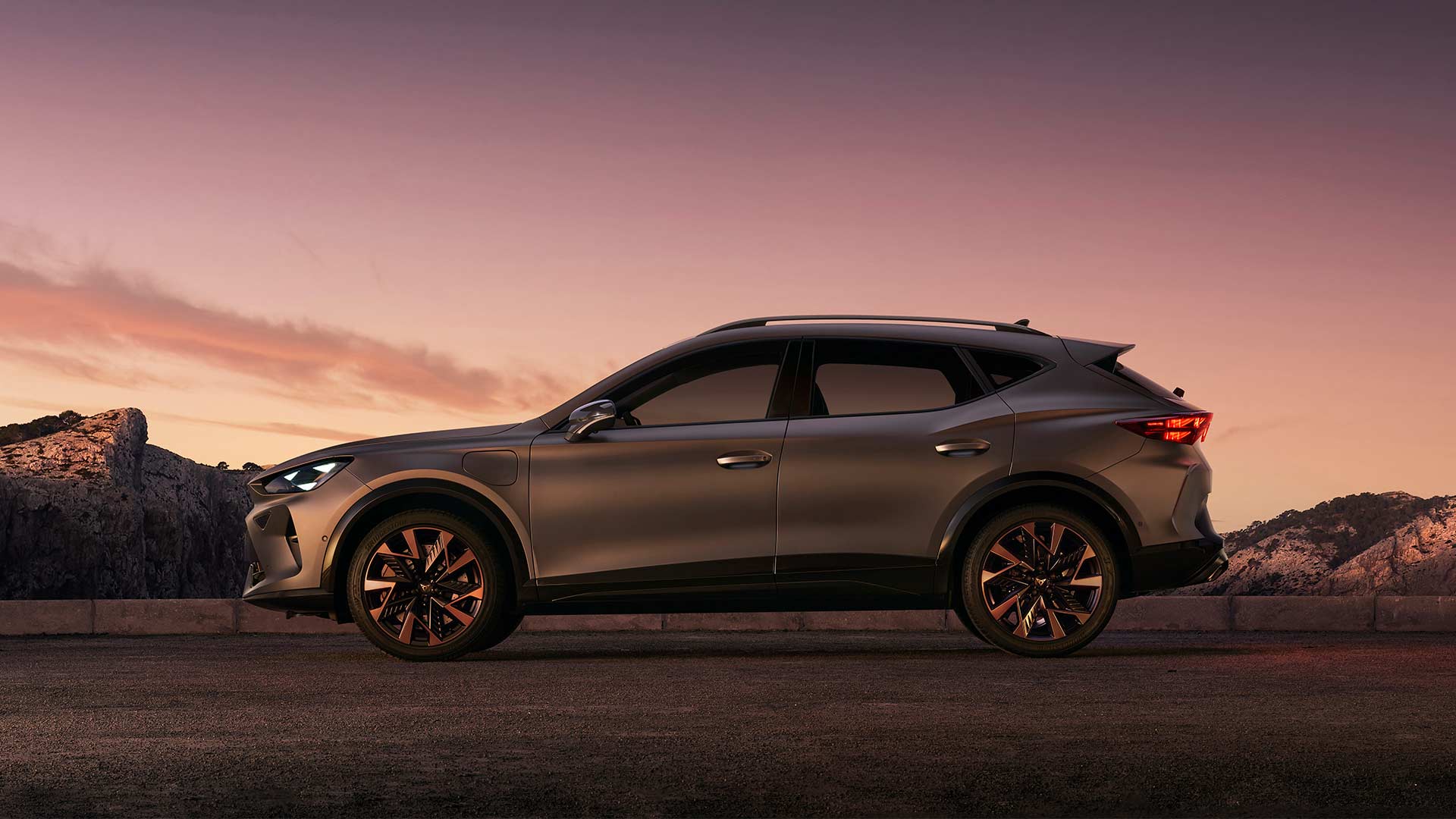 Utvald bild för Här är uppdaterade Cupra Formentor och Leon