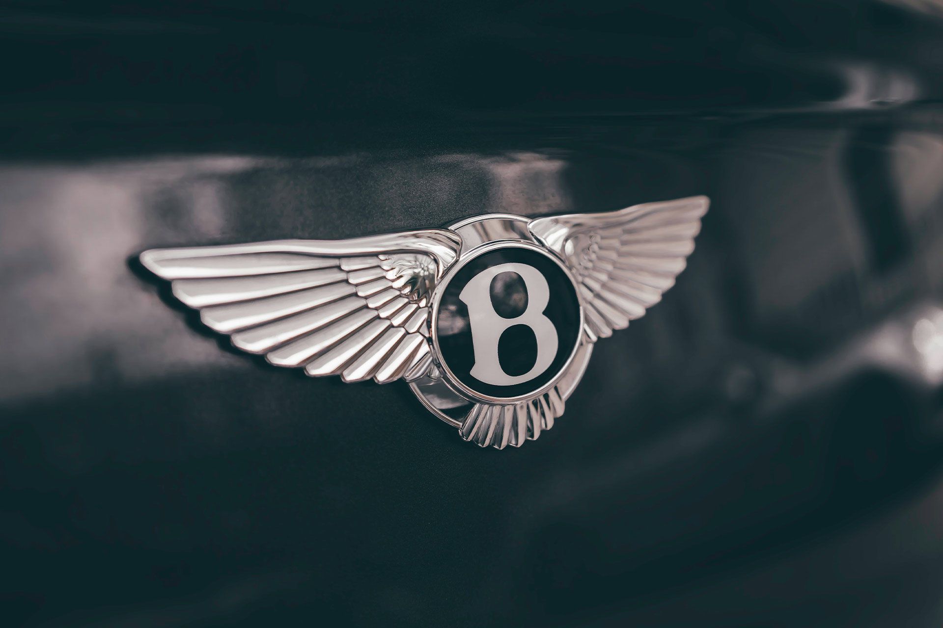 Utvald bild för Bentleys första elbil skjuts upp till 2026