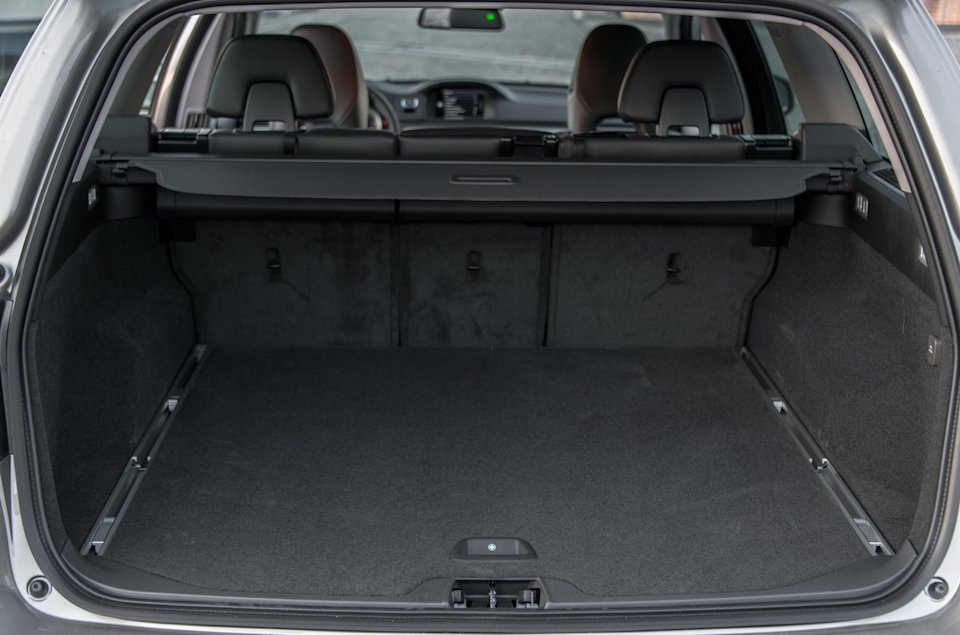 44775 Volvo V70