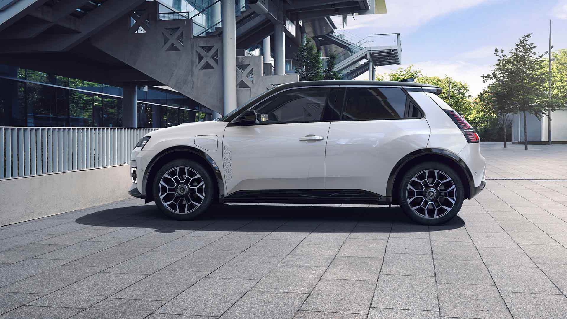 Utvald bild för Här är nya exklusiva Renault 5 E-Tech electric Roland-Garros edition
