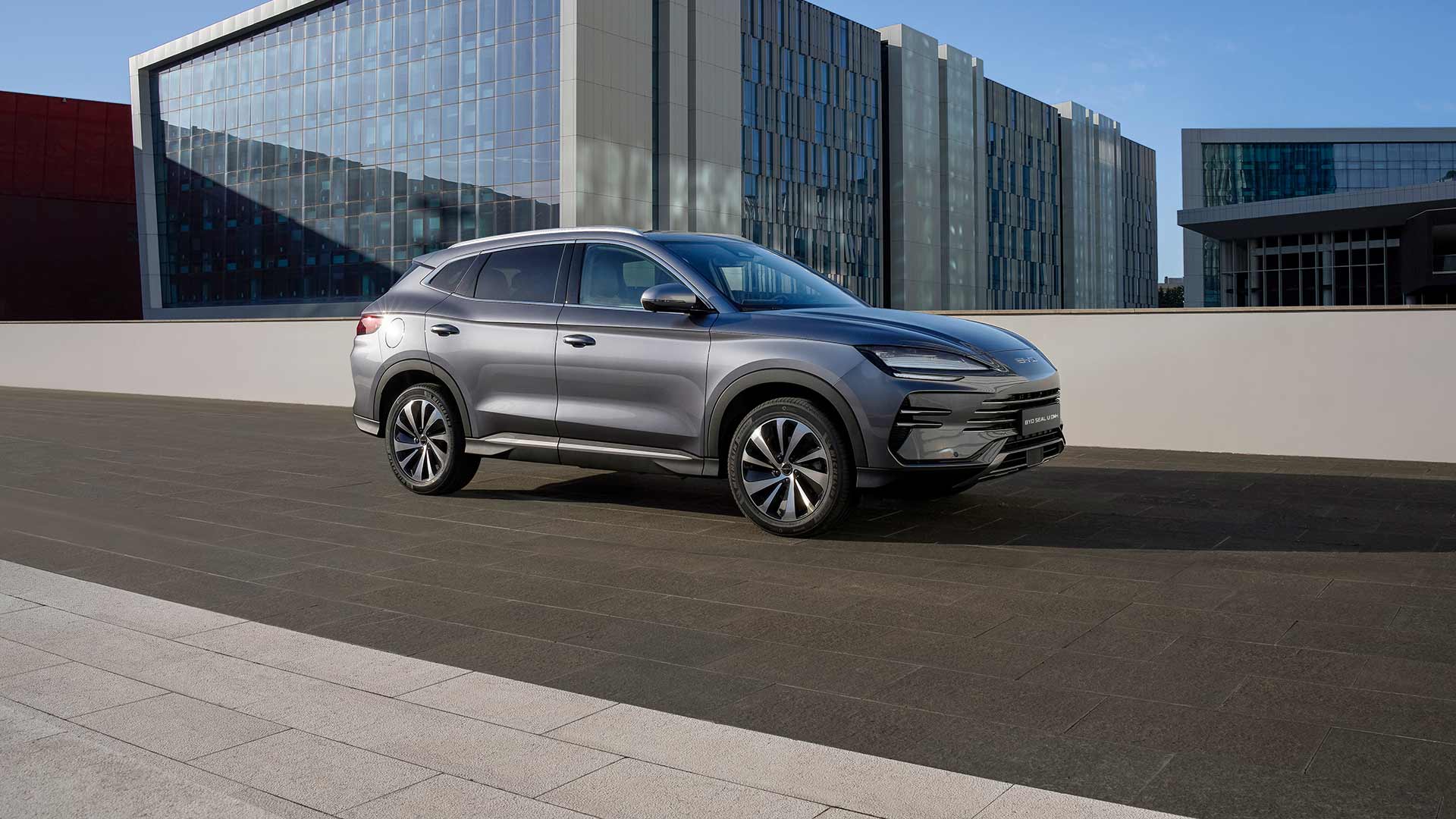 Utvald bild för BYD börjar sälja laddhybrid i Sverige