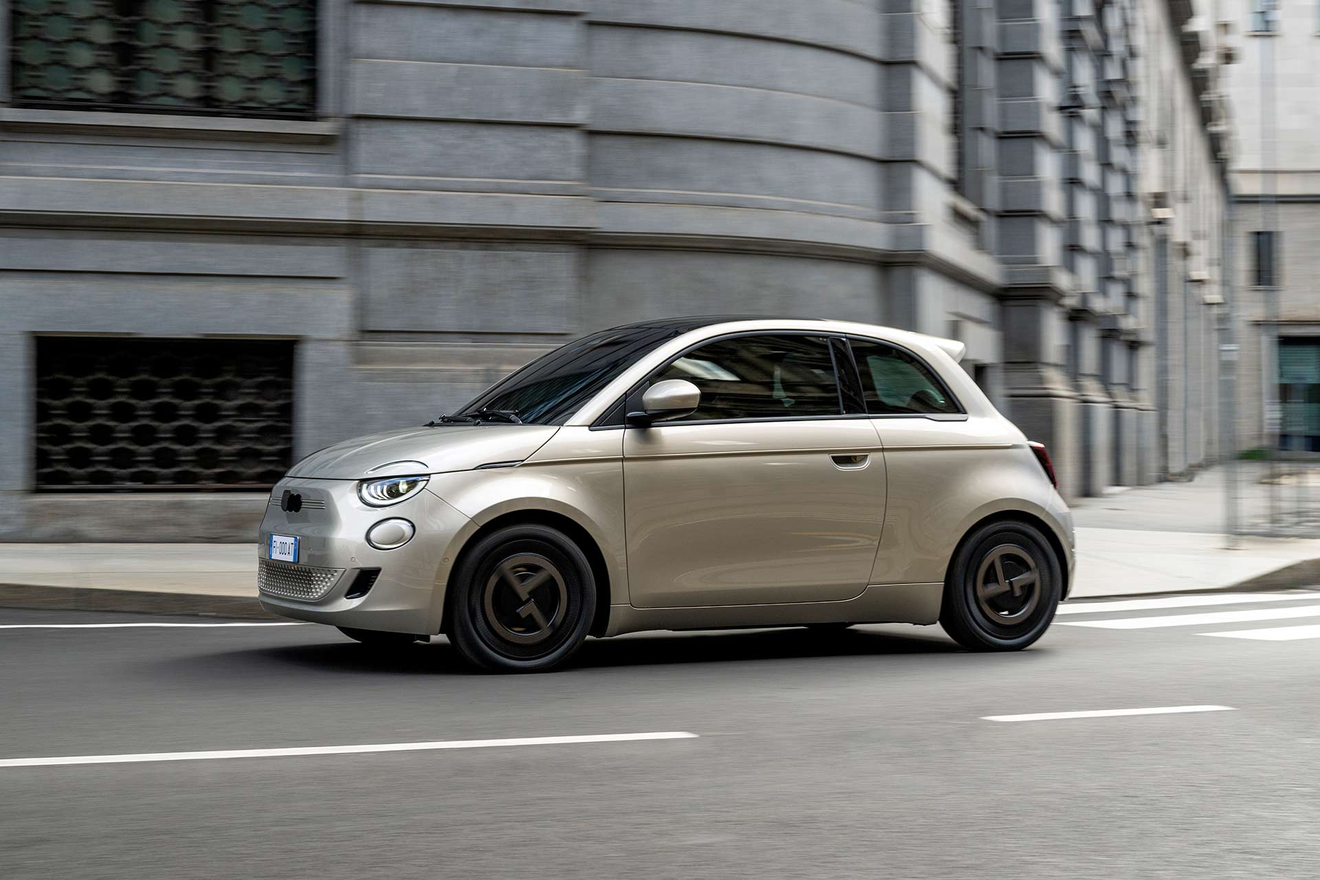Utvald bild för Produktionen av Fiat 500e pausad på obestämd tid