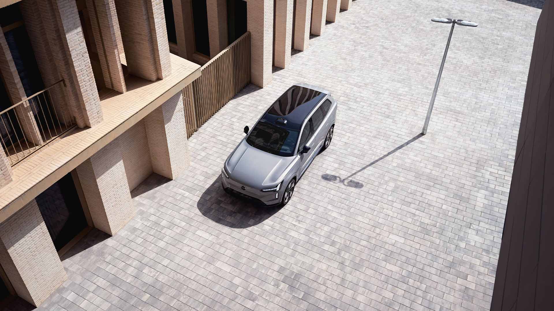 Utvald bild för Volvo EX90 uppgraderas med snabbare laddning och mer datakraft