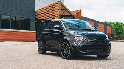 Utvald bild för Kris – Fiat stoppar Fiat 500e