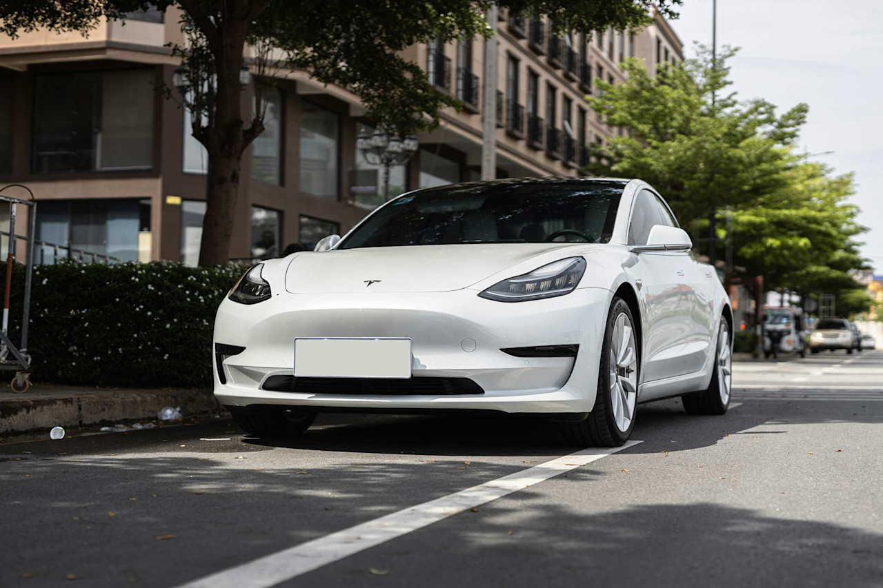 Ny undersökning: Förtroendet för Tesla dalar bland svenskar