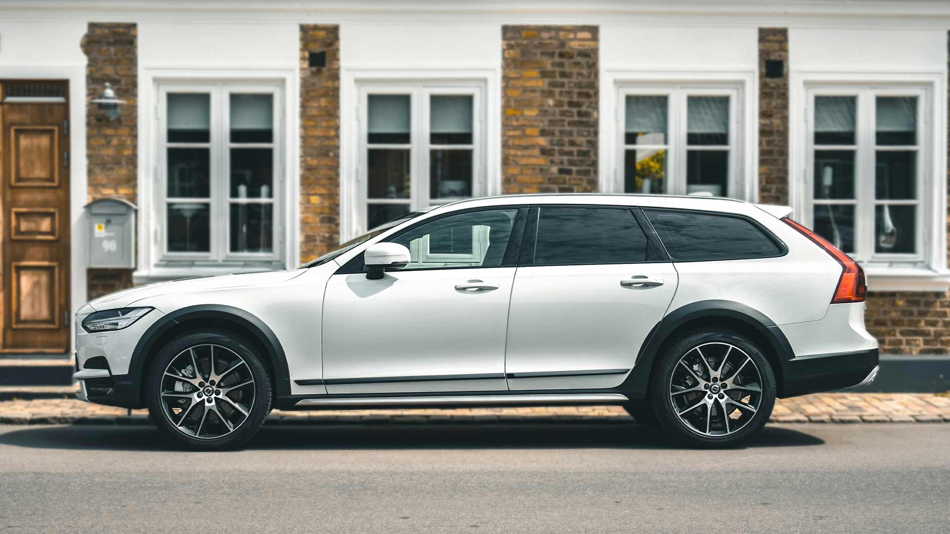 Utvald bild för Volvo pudlar – V60 och V90 ska åter säljas i Storbritannien