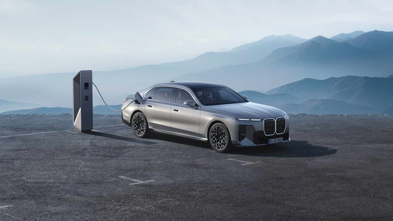 Säljstart för nya BMW i7 - räckvidd och prestanda i toppklass