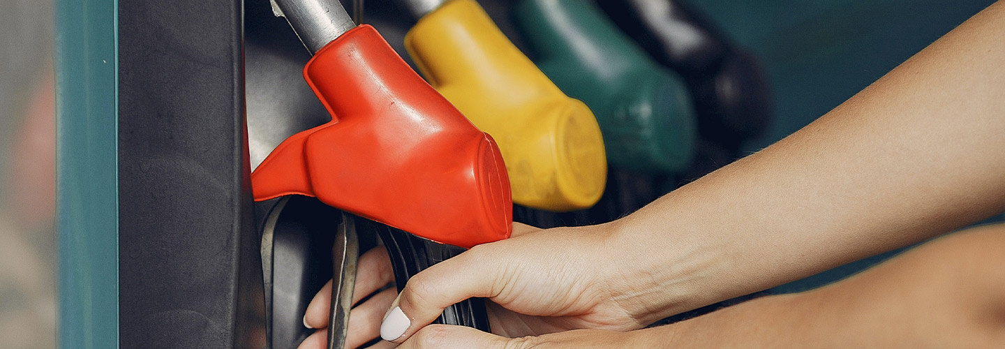 Utvald bild för Köpa bensin- eller dieselbil? Det här bör du fundera på!