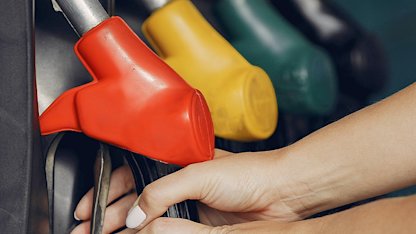 Utvald bild för Köpa bensin- eller dieselbil? Det här bör du fundera på!