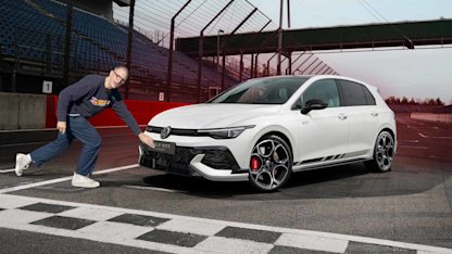 Utvald bild för Provkörning av VW Golf GTI Clubsport & VW Golf R