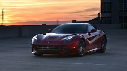 Utvald bild för Ferrari vill satsa på e-bränsle och vätgasbilar