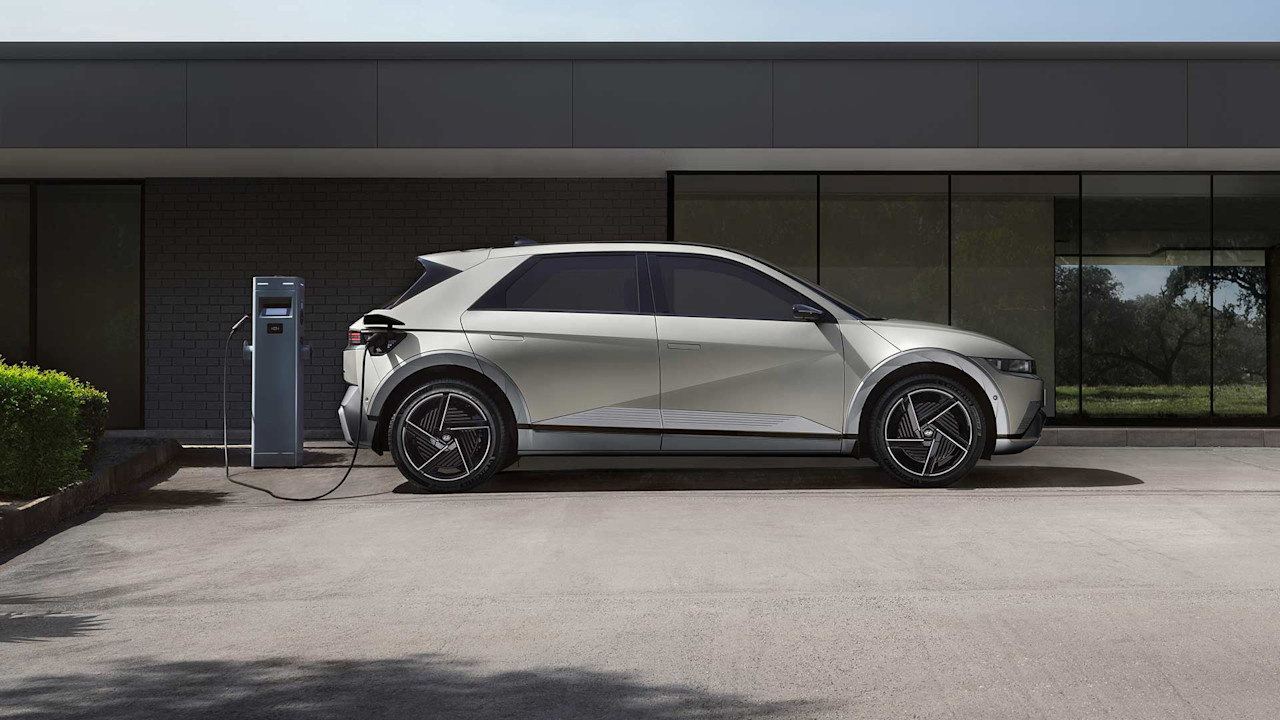 Elbilen trotsar energikrisen: Slår nya säljrekord