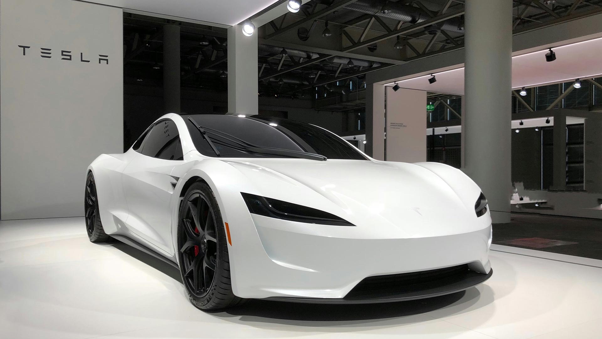 Utvald bild för Tesla toppar kundnöjdheten bland elbilsförare 